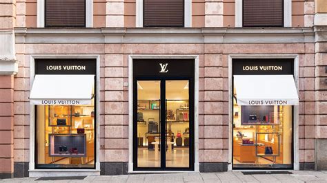 orario negozio louis vuitton genova|Louis Vuitton Genova Store in Genova, Italy .